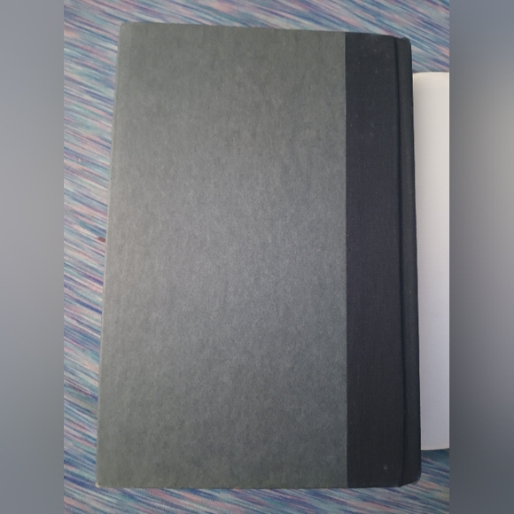 𝘛𝘰𝘮 𝘊𝘭𝘢𝘯𝘤𝘺 𝘚𝘪𝘨𝘯𝘦𝘥 1𝘴𝘵 𝘌𝘥𝘪𝘵𝘪𝘰𝘯 𝘉𝘰𝘰𝘬 - Picture 5 of 13